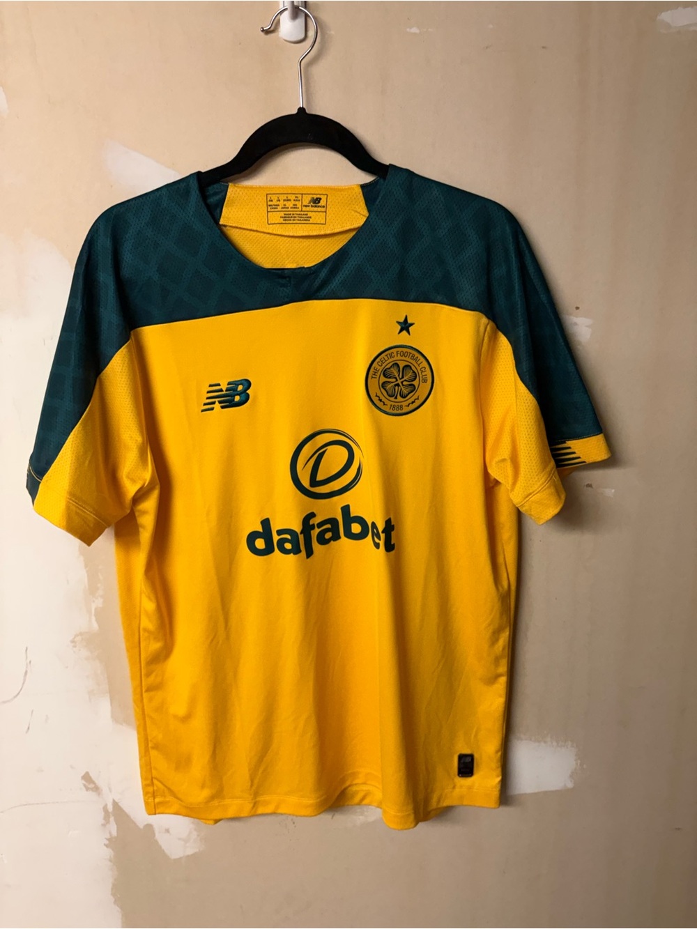 Celtic 2019-20 Away Shirt – New Balance – Men's Large